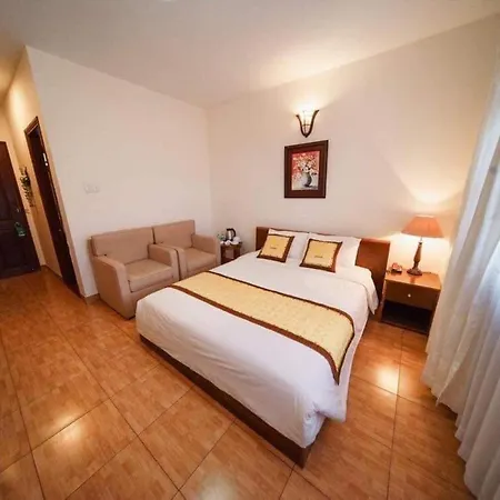 Dona Villa-2